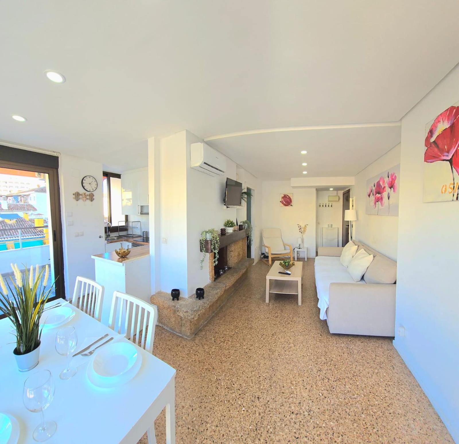 Nogalera Rainbow 2-Bedroom Apartment, Pool And Parking By Namaste Elite Торремолінос Екстер'єр фото