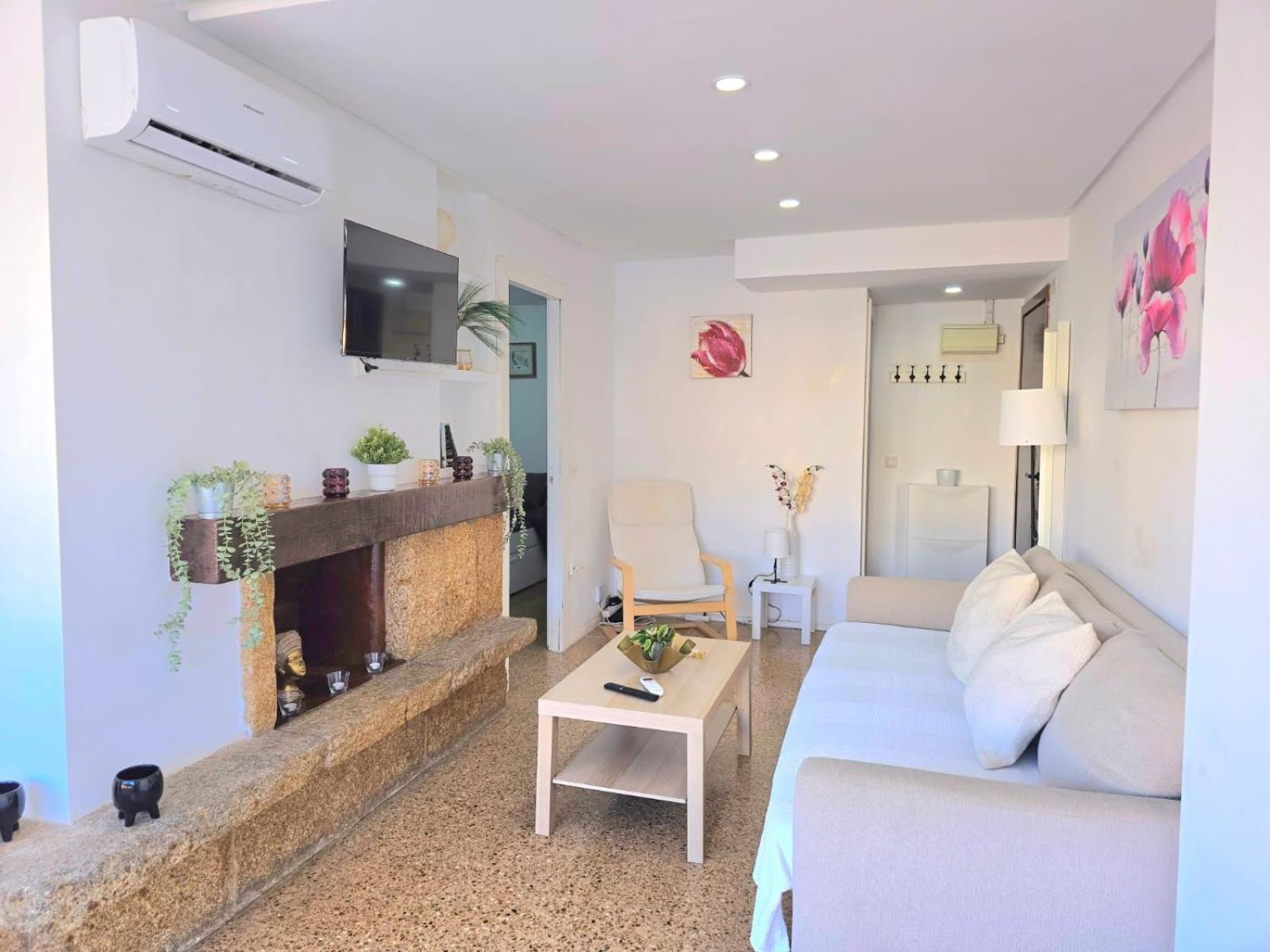 Nogalera Rainbow 2-Bedroom Apartment, Pool And Parking By Namaste Elite Торремолінос Екстер'єр фото