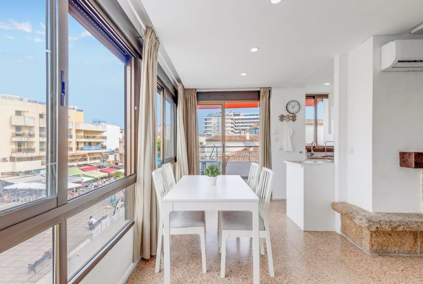 Nogalera Rainbow 2-Bedroom Apartment, Pool And Parking By Namaste Elite Торремолінос Екстер'єр фото