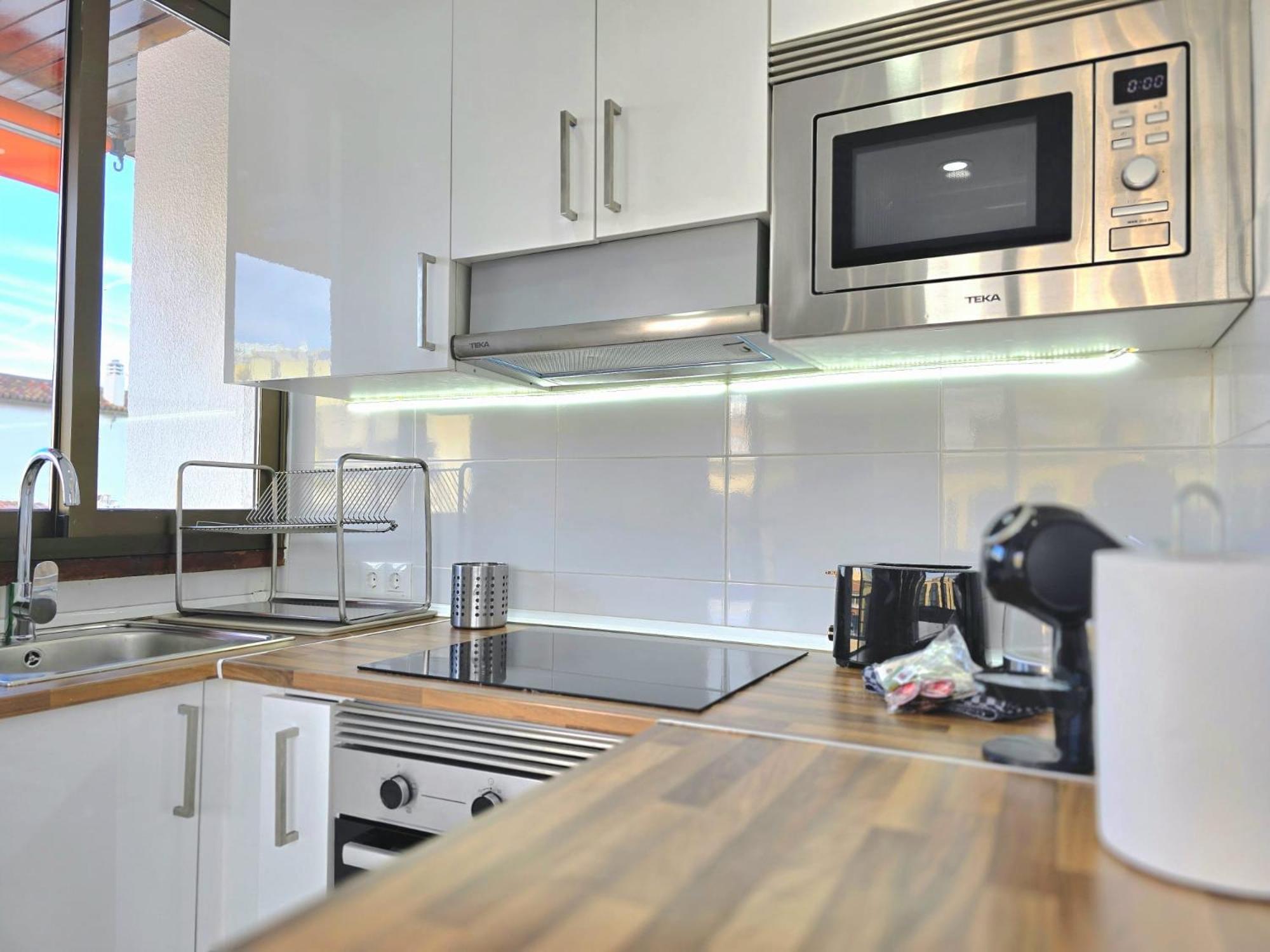 Nogalera Rainbow 2-Bedroom Apartment, Pool And Parking By Namaste Elite Торремолінос Екстер'єр фото